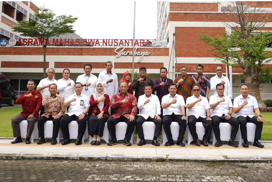 Kunjungan Kepala BIN RI ke AMN Surabaya